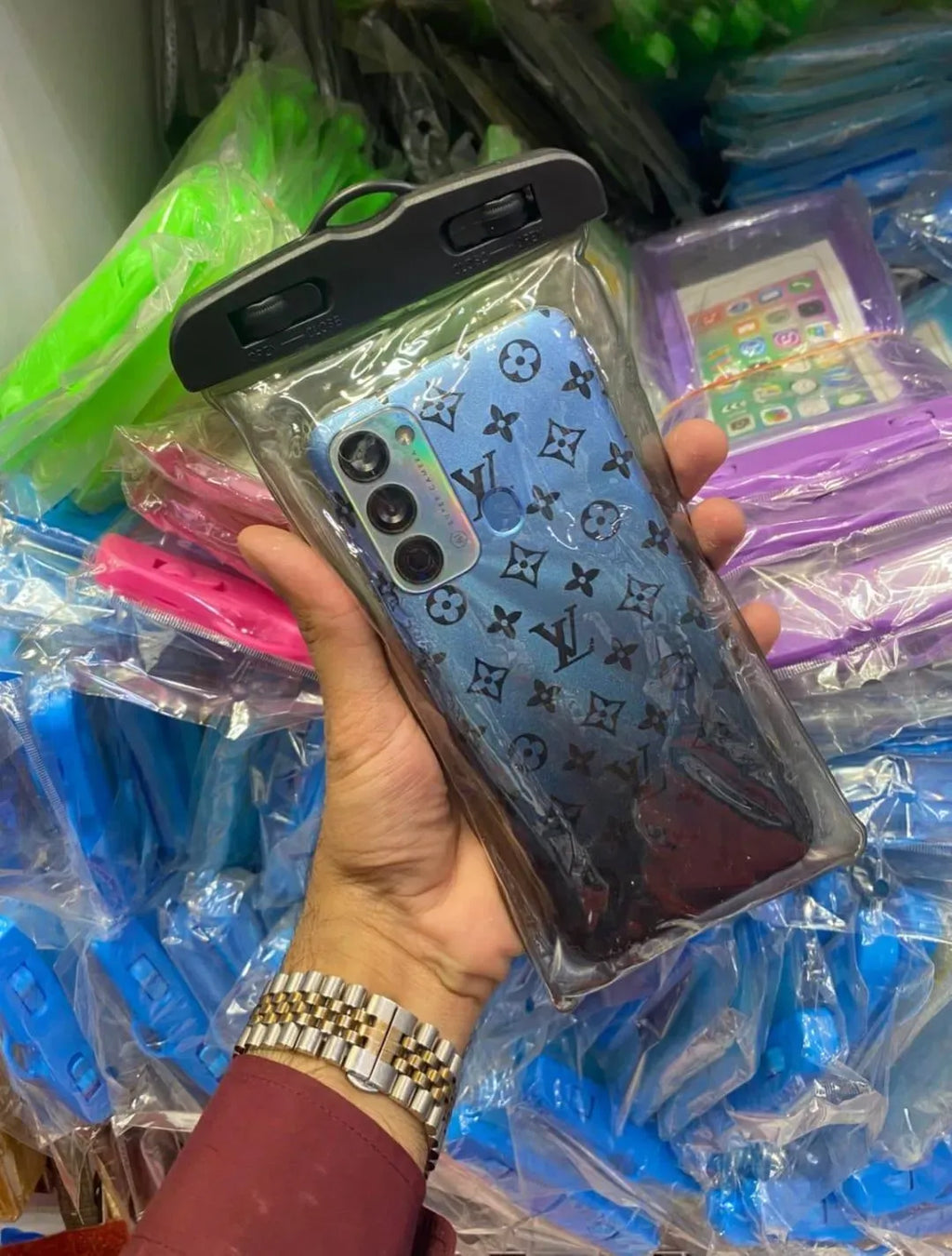 Universal Waterproof Mobile Cover IPX8 Black Silicone