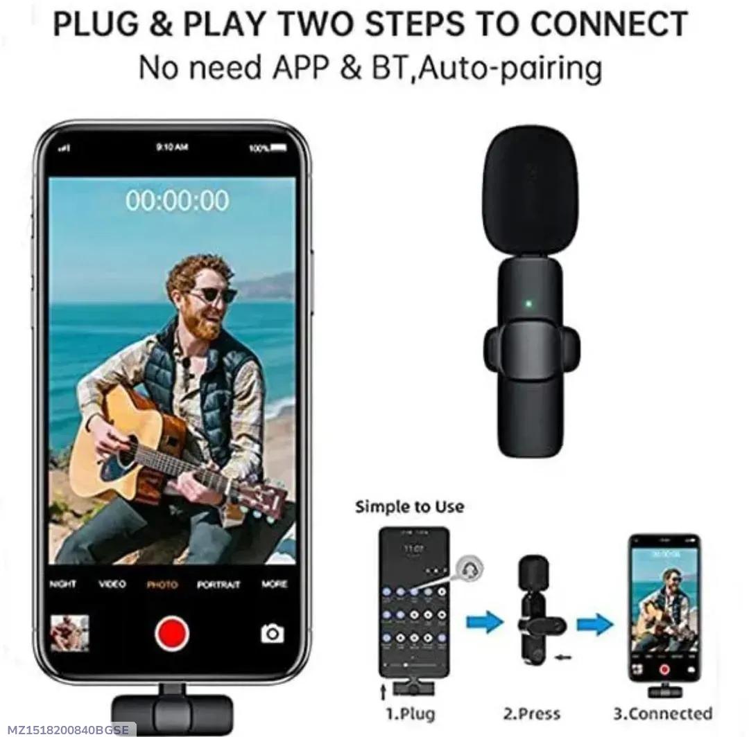 Black Plug & Play Microphone for Vlogging & Outdoor Use
