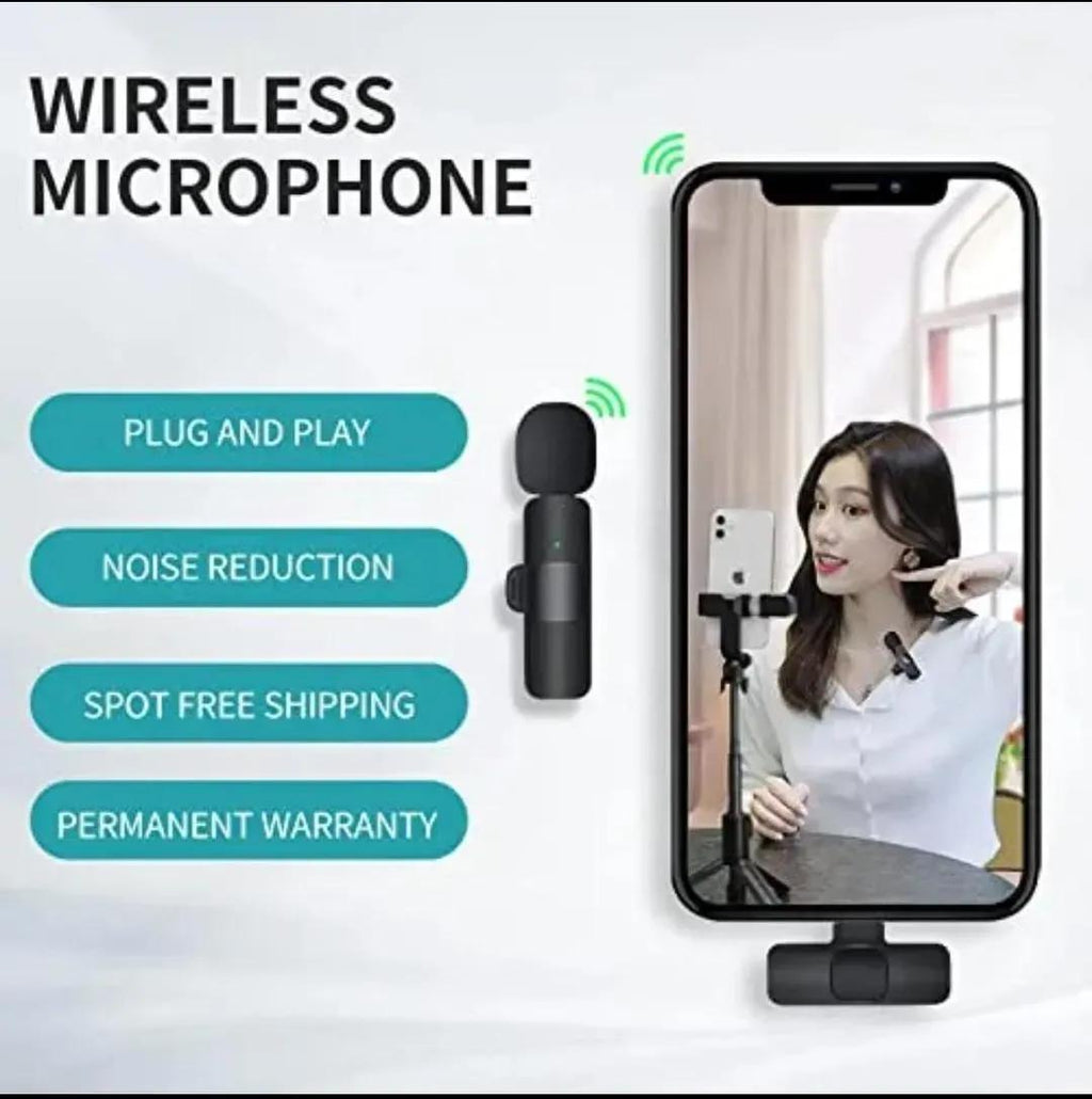 Black Plug & Play Microphone for Vlogging & Outdoor Use