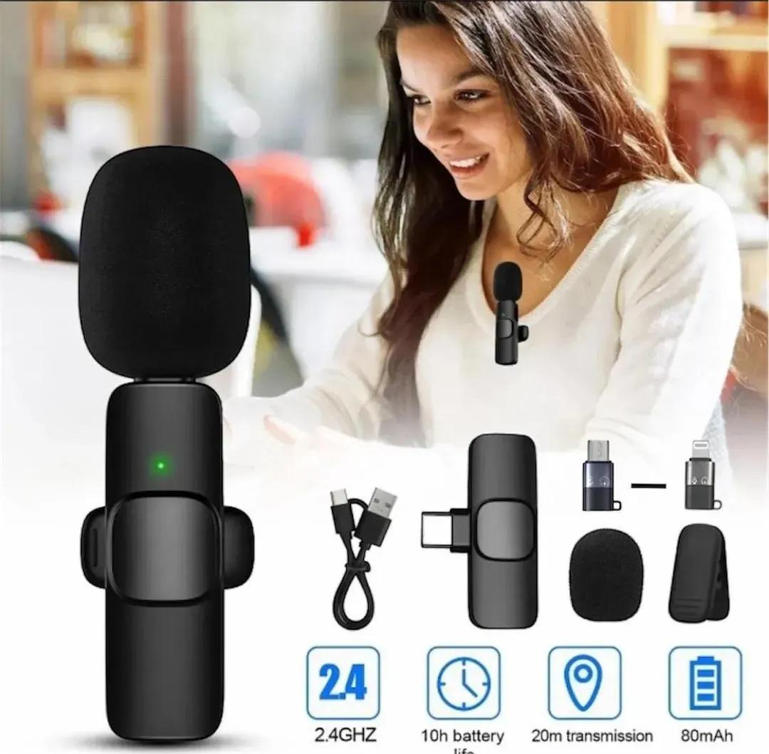 Black Plug & Play Microphone for Vlogging & Outdoor Use