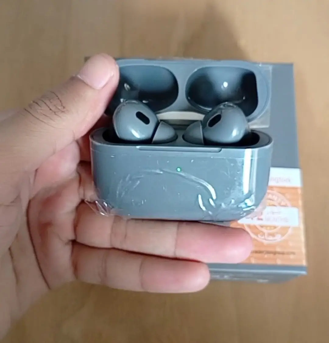 Grey Long-Lasting Battery With Fast Charge Airpods