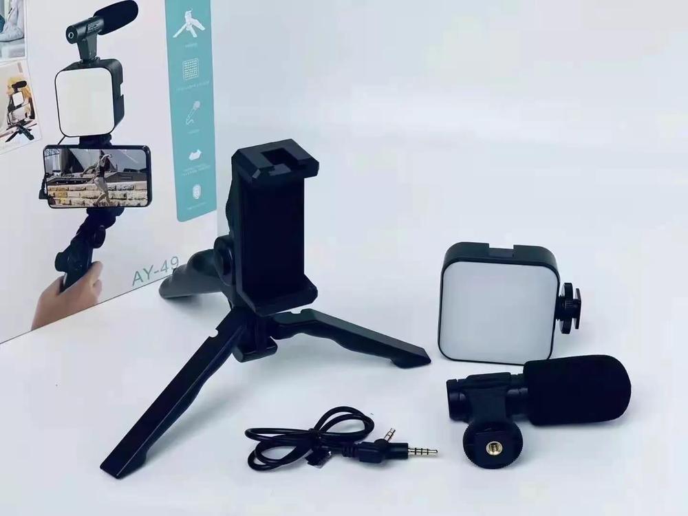 Portable Tripod Stand Black Adjustable Brightness 6500K